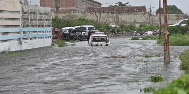 Primer ministro de Jamaica declara el país como "zona catastrófica" por efectos de huracán Melissa