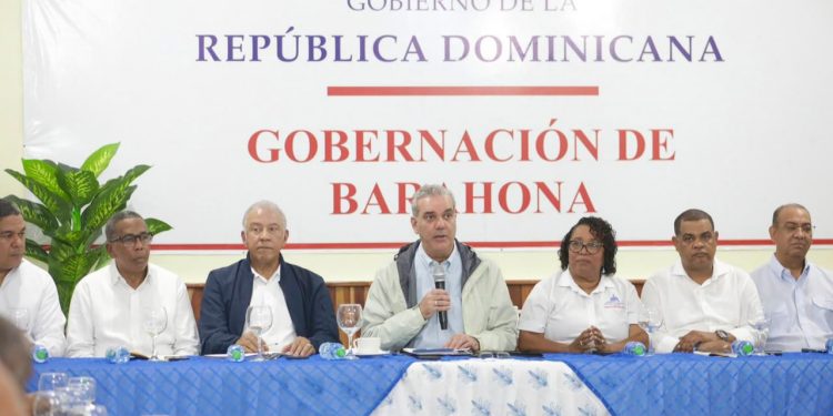 Presidente Abinader evalúa daños por el huracán Melissa y dispone soluciones integrales en Ocoa y Barahona; asegura Gobierno no dejará a ningún productor ni familia sin atender