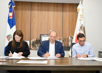 Alcaldía de Santiago y Ágora Santiago Center firman acuerdo para el remozamiento de la avenida Juan Pablo Duarte