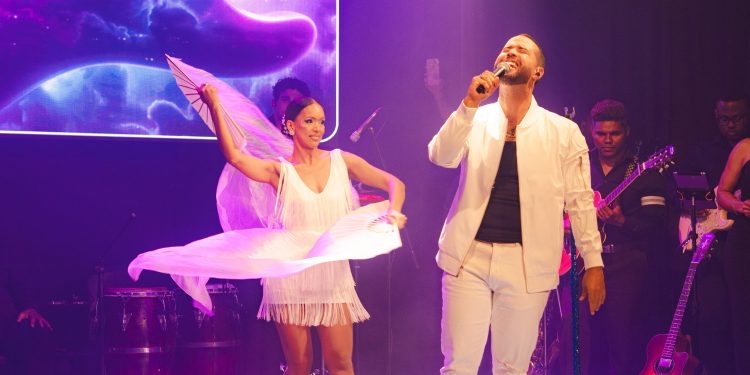 Luis Luna en Otra Galaxia: Un viaje musical más allá de las estrellas