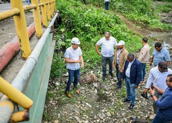 Alcaldía de Santiago realiza saneamiento de cañadas ante lluvias por tormenta Melissa