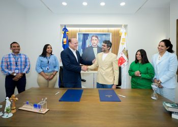 Ayuntamiento de Santiago y Marchanta RD firman acuerdo de apadrinamiento para embellecimiento de la avenida Juan Pablo Duarte