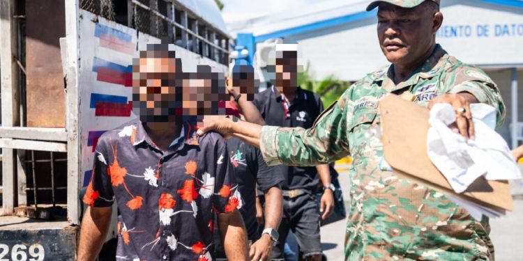 DGM y fuerzas de seguridad ciudadana fortalecen la política de control migratorio