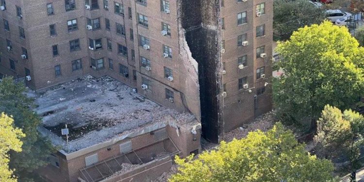 Una explosión de gas provoca el derrumbe parcial de un edificio en Nueva York