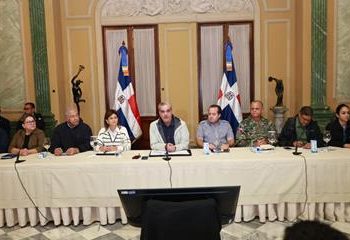 Gobierno suspende la docencia a nivel nacional este viernes por torme