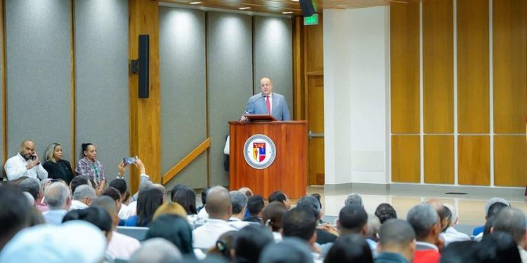 Magín Díaz dice que el 2025 ha sido un año difícil para la economía dominicana