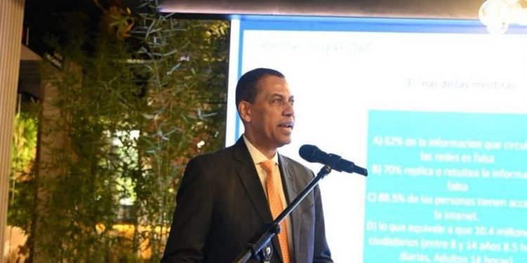 PRM anuncia ofensiva contra la desinformación en redes y propone reforma a la ley de Indotel