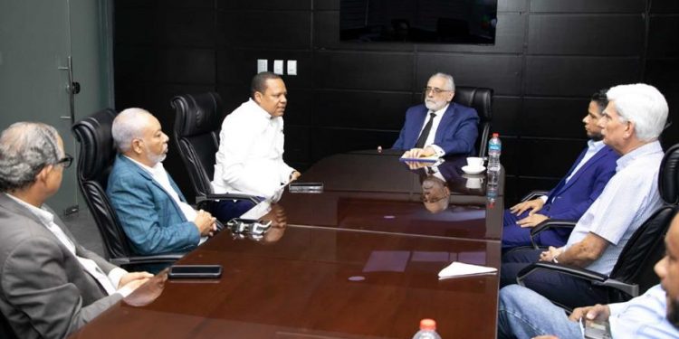 Pro Consumidor y Lidom coordinan acciones para evitar que el mercado negro acapare boletas