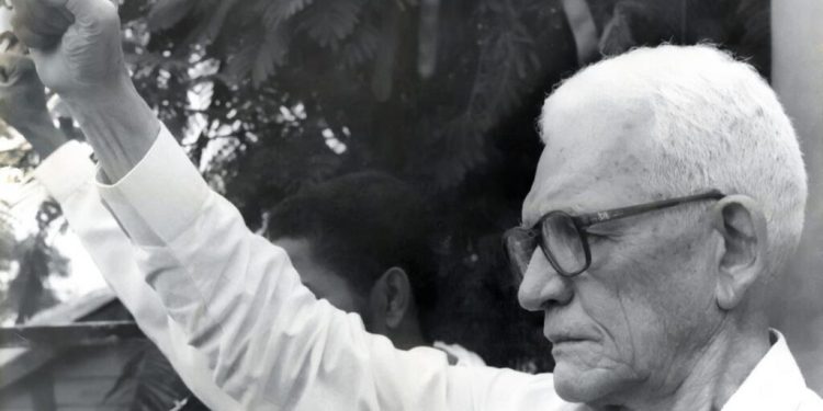 PLD se prepara para conmemorar el 24 aniversario del fallecimiento del profesor Juan Bosch