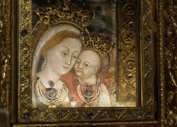 El Vaticano concluye que María no es "corredentora" tras una larga disputa teológica