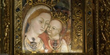 El Vaticano concluye que María no es "corredentora" tras una larga disputa teológica