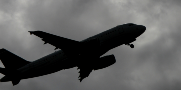 EE. UU. levanta orden de reducción de vuelos, aerolíneas reanudarán itinerarios regulares