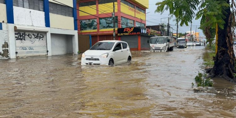 Inundaciones por vaguada en SDE y la región del Cibao