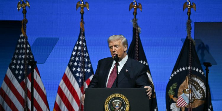 Corte Suprema comienza a debatir los aranceles de Trump