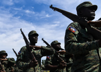 ¡30 años después! Haití resucita a su Ejército y planea "grandes cuarteles" en la frontera
