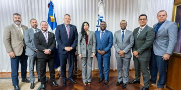 Comisión de la DEA visita a Yeni Berenice Reynoso