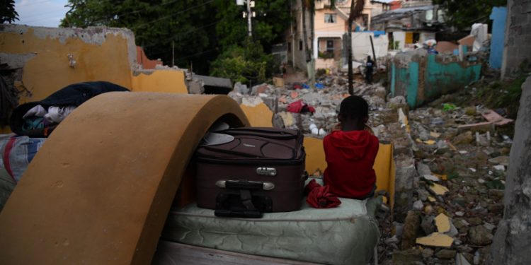 Gobierno inicia desalojo para ampliación de la República de Colombia