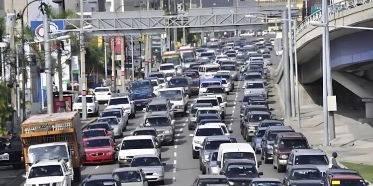 Gremios rechazan que haya mejorado fluidez del tránsito