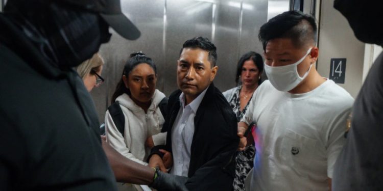 ¡Engañados! Inmigrantes iban a una "audiencia migratoria", sin saber que los deportarían