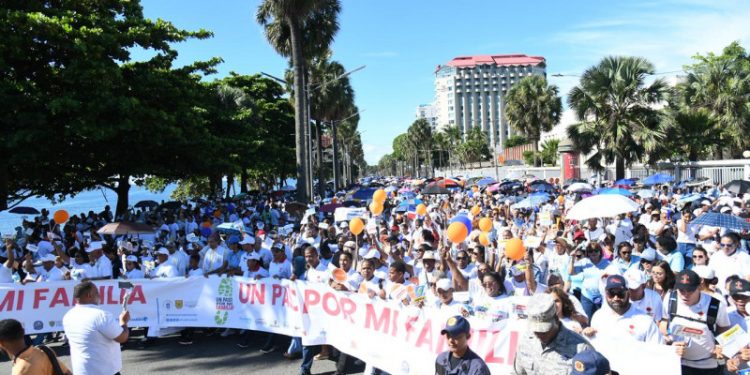 Invitan a las familias a mantener a Cristo como centro del hogar