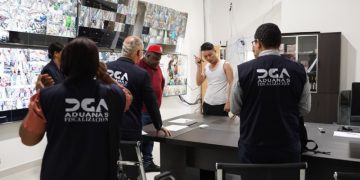 Aduanas interviene dos tiendas chinas en Azua por irregularidades en facturas de compras locales