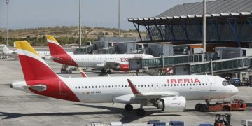Ningún vuelo saldrá hoy lunes de Barajas con destino a Venezuela tras la alerta de EEUU