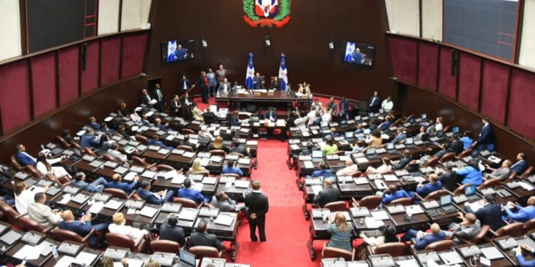 Diputados respaldan cambios en ETED y Opret tras apagón general