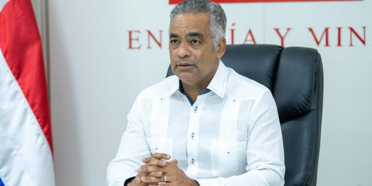 Autoridades sector eléctrico informan restablecimiento del sistema de generación nacional