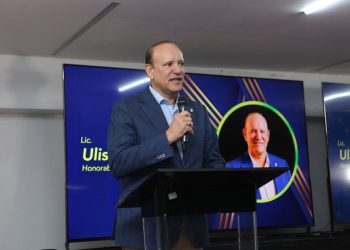 Alcalde Ulises Rodríguez encabeza quinta edición del Día de Regocijo Municipal Cristiano en Santiago