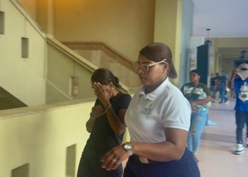 Envían a prisión a dos hombres y una mujer que asaltaban pasajeros en Santiago