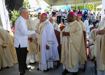 Presidente Abinader participa en emotiva ceremonia por la creación canónica y ordenación episcopal de monseñor Manuel Antonio Ruiz de la Rosa