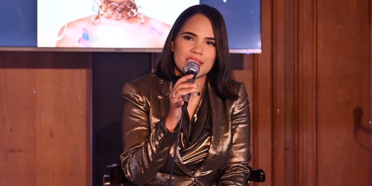 Martha Heredia apuesta al merengue con “Aprendí”