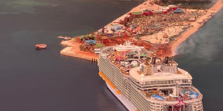 Gobierno proyecta que Pedernales recibirá más de 300,000 cruceristas en 2026