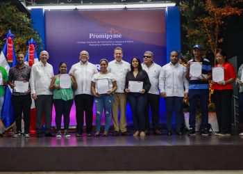 Gobierno entrega RD$1,500 millones en préstamos a microempresarios afectados por tormenta Melissa