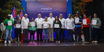 Gobierno entrega RD$1,500 millones en préstamos a microempresarios afectados por tormenta Melissa