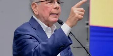 Danilo “inauguró” una cárcel inconclusa y llena de fallas: versiones oficiales desmontan su afirmación