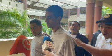 Tres meses de prisión preventiva para dos acusados de matar a mujer en Plaza Gómez Díaz, en Santiago