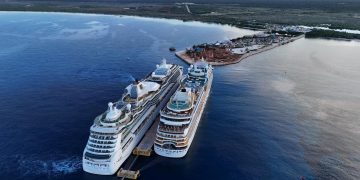 Presidente Abinader celebra llegada histórica de dos cruceros con 4,679 pasajeros a Pedernales