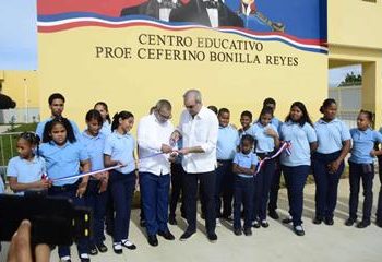 Presidente Abinader inicia agenda en Santiago con inauguración de escuela en Hato del Yaque