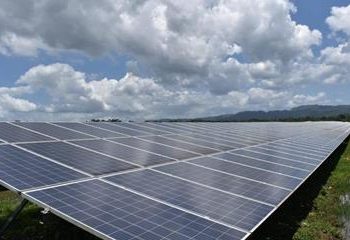 Melissa arrasó el mayor parque solar de Jamaica: InterEnergy promete reconstruirlo