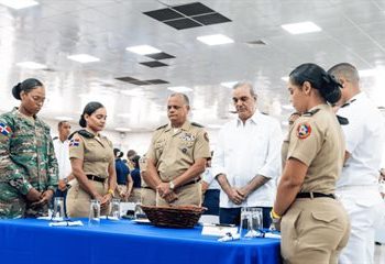 Militares podrán usar gratis el Metro y el Teleférico desde enero, anuncia el Gobierno