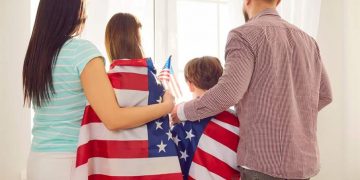 EE. UU. exige al menos 5 años en el país para transmitir ciudadanía a hijos nacidos en el extranjero