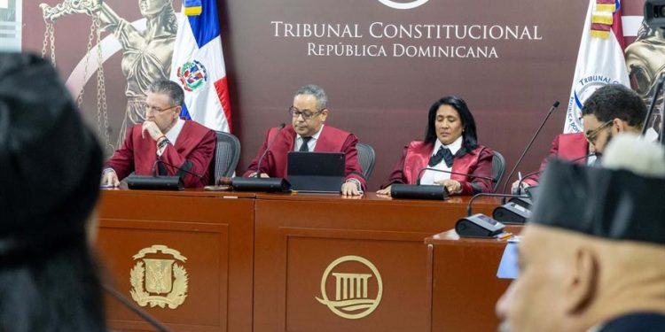 La acción contra la limitación del horario para la venta de alcohol avanza en el TC