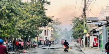 Tensión en Juana Méndez: amanecen calles con neumáticos encendidos y preocupa a la frontera