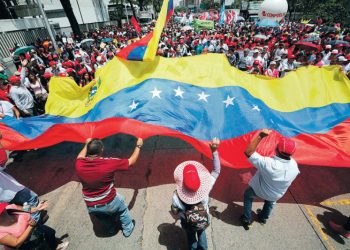 Los chavistas protestan en contra de la confiscación de petrolero por parte de EE.UU.
