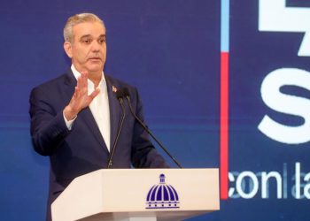 Abinader afirma entrada de aviones militares de Estados Unidos es algo "rutinario"