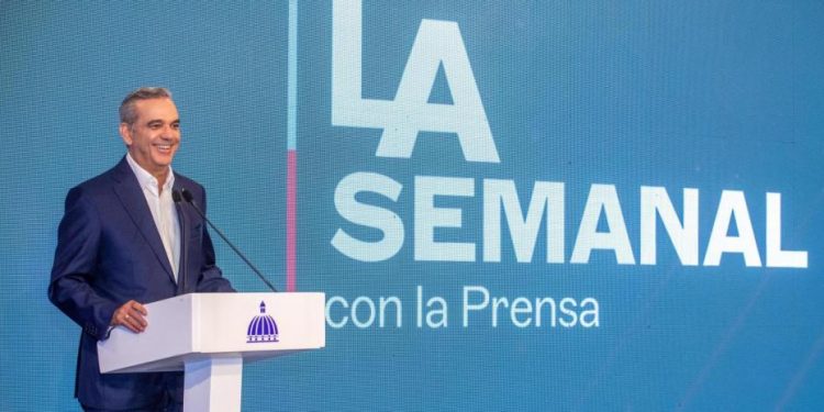 Abinader abordará posible alza en las galletas