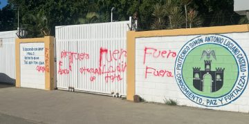 Vandalizan liceo de Santiago Oeste luego de tragedia