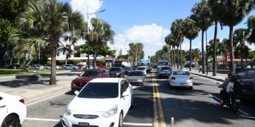 Reductores de velocidad crean tapones en el Malecón de Santo Domingo