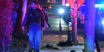 La policía detiene a una persona de interés por tiroteo mortal en la Universidad de Brown